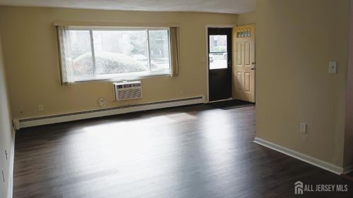 117 Cricket Ln, Woodbridge, NJ, 07095-1506 | Card Image
