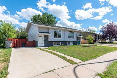 2719 47 Ave, Home with 3 bedrooms, 1 bathrooms and 2 parking in Lloydminster SK | Image 3