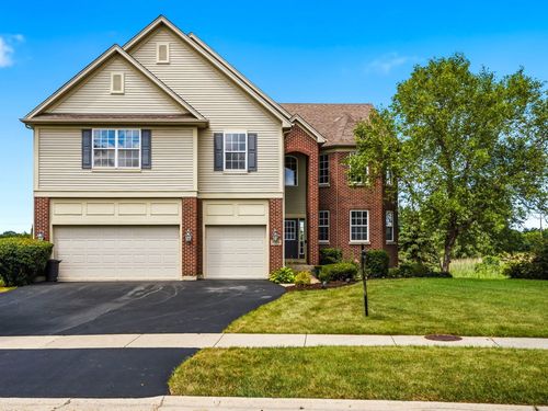 5218 Greenshire Cir, Lake In The Hills, IL, 60156-5893 | Card Image