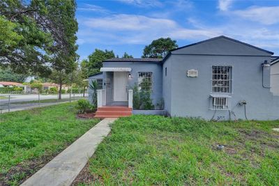 3199 Sw 26th St, Home with 0 bedrooms, 0 bathrooms and 5 parking in Miami FL | Image 3