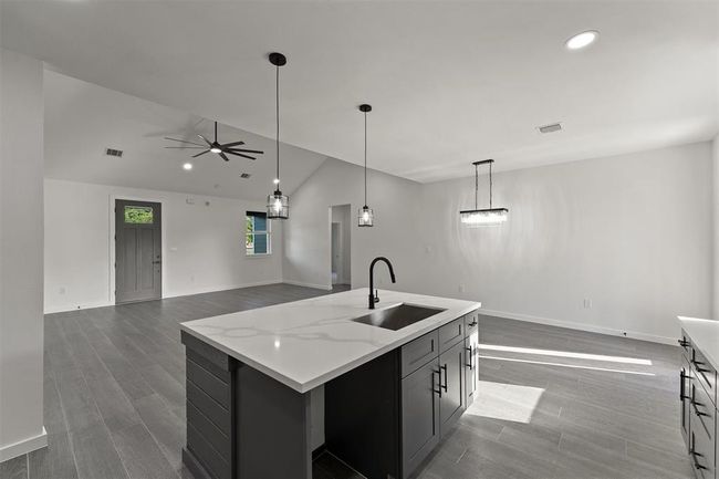 252 Davis Bend Rd, House other with 5 bedrooms, 3 bathrooms and 2 parking in Alvin TX | Image 12