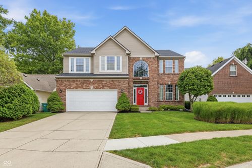 6513 Sussex Dr, Zionsville, IN, 46077-9142 | Card Image