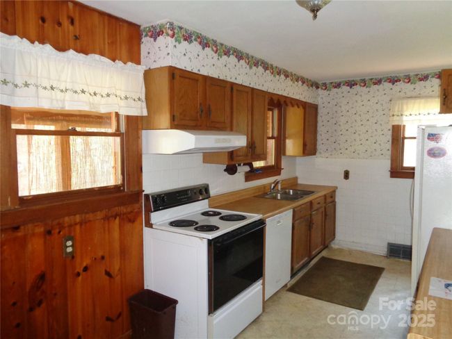435 Upper Glady Fork Rd, House other with 2 bedrooms, 2 bathrooms and null parking in Candler NC | Image 36