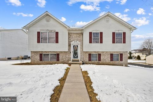 11 Yorktowne Ct, LITTLESTOWN, PA, 17340-1550 | Card Image