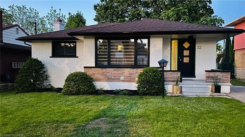 lower-32 Southdale Ave, Kitchener, ON, N2M3V5 | Card Image