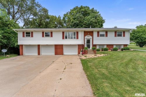 501 W Maple St, Reynolds, IL, 61279-9627 | Card Image