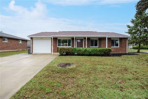 2511 Glenmore Ct, Troy, OH, 45373-1041 | Card Image