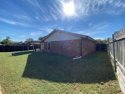 6801 Sw Fenwick Ave, Lawton, OK, 73505-7414 | Card Image