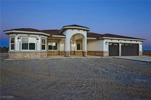 9091 Raymond St, Pahrump, NV, 89048-8351 | Card Image