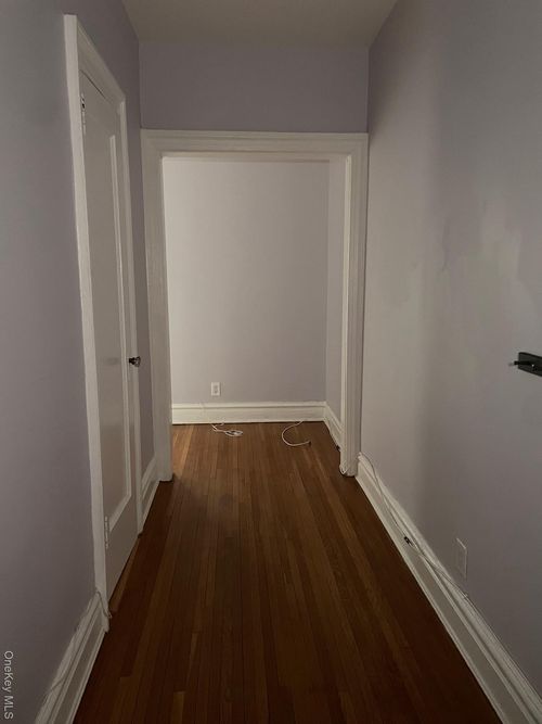 2e-7720 Austin Street, New York, NY, 11375 | Card Image