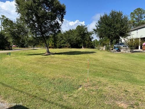 105 Mimosa St, Pass Christian, MS, 39571 | Card Image