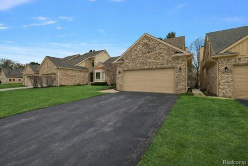 45325 Stonehedge Dr, Plymouth, MI, 48170-3992 | Card Image