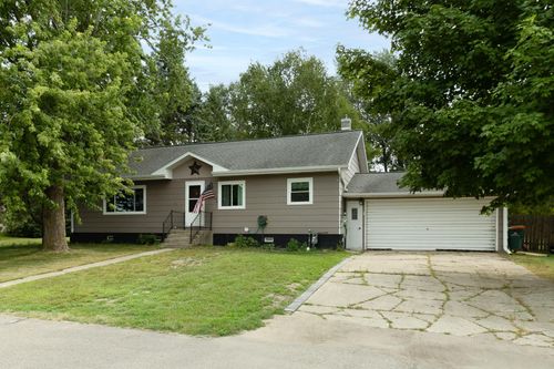 210 3rd Ave Ne, Bertha, MN, 56437-1232 | Card Image