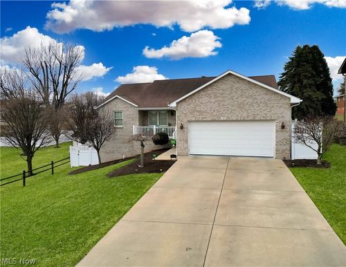 1343 Courtland Rd, Weirton, WV, 26062-5105 | Card Image