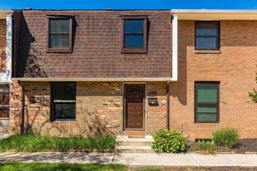 1865 Willoway Cir N, Columbus, OH, 43220-7511 | Card Image