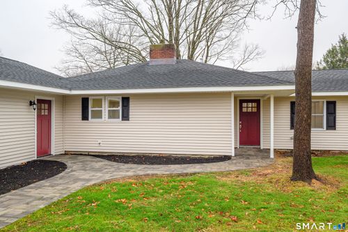 284 Chestnut Tree Hill Rd, Oxford, CT, 06478-1142 | Card Image