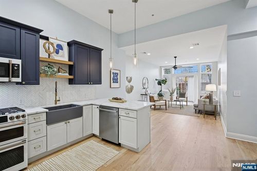 186 Walnut St, Bloomfield, NJ, 07003-5021 | Card Image