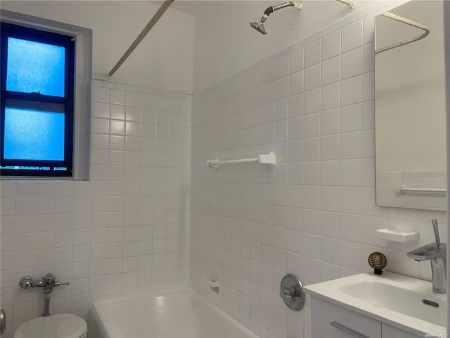 APT-2H - 98-120 Queens Blvd, Home with 1 bedrooms, 1 bathrooms and null parking in Rego Park NY | Image 6