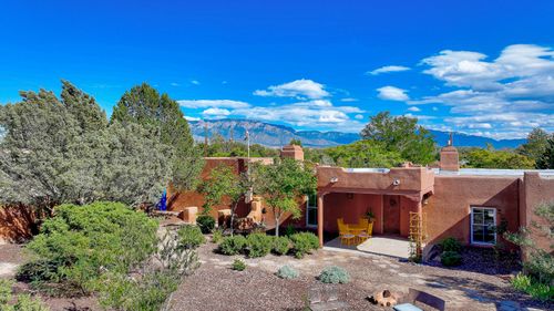 123 Ashley Ln, Corrales, NM, 87048-8925 | Card Image