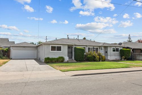 6105 40th St, Sacramento, CA, 95824-3748 | Card Image