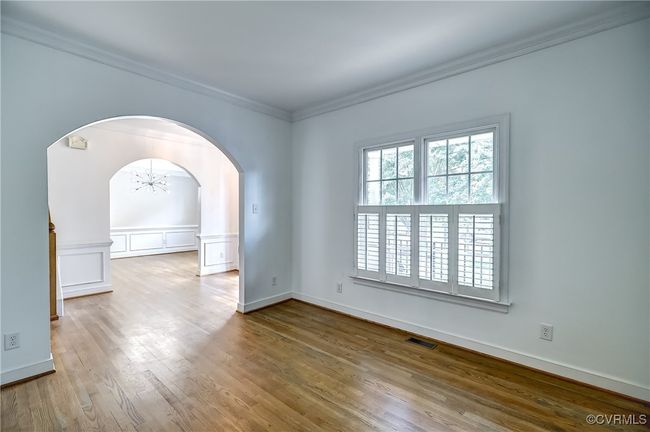 Arched doorway detail & cafe shutters | Image 6