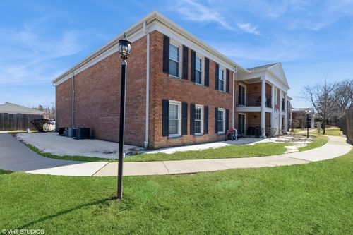 apt-204-540 Shorely Dr, Barrington, IL, 60010-3307 | Card Image