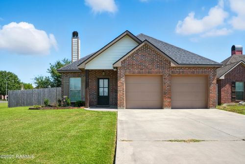 101 Peak Run, Youngsville, LA, 70592-5867 | Card Image