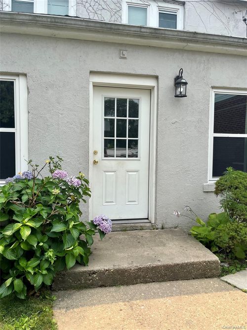 1st-floor-6 E 2nd St, Huntingtn Sta, NY, 11746-1407 | Card Image