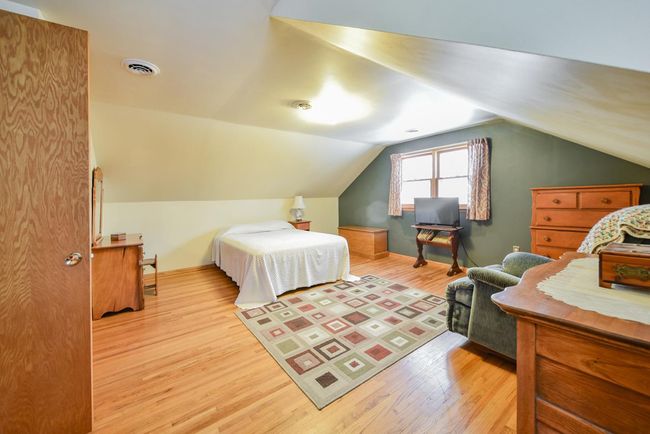 Upper Level Bedroom (2) | Image 34