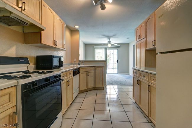 0 - 7973 Trea Ave, Condo with 2 bedrooms, 3 bathrooms and null parking in Las Vegas NV | Image 10
