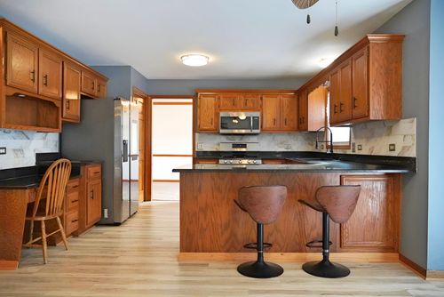 1707 Chestnut Hill Rd, Plainfield, IL, 60586-8510 | Card Image