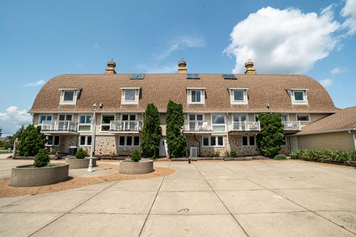 28641 N Lake Dr, Waterford, WI, 53185-1244 | Card Image