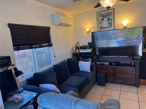 8318 Howe St, Paramount, CA, 90723-2719 | Card Image