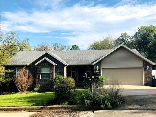 1652 W Cedar St, Fayetteville, AR, 72703-1303 | Card Image