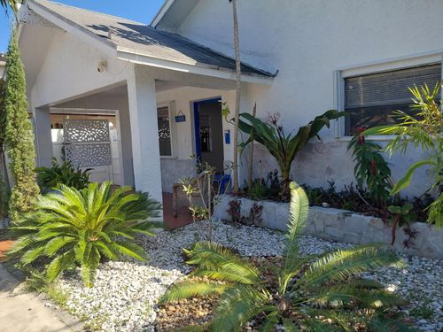 1008 Ne 33rd St, Oakland Park, FL, 33334-2718 | Card Image