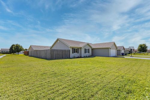 2808 Brookpark Dr, Manhattan, KS, 66502-8441 | Card Image