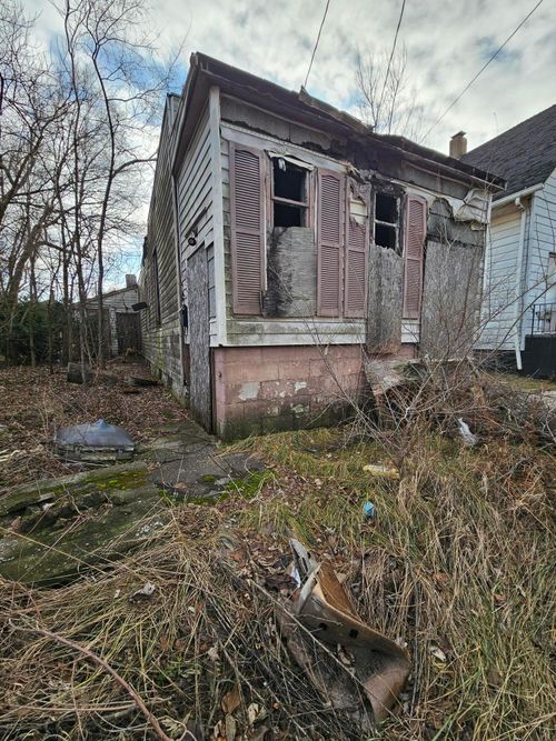 1695 W 10th Ave, Gary, IN, 46404-1549 | Card Image