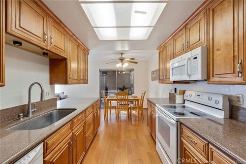 unit-b6-5581 Crescent Ave, Cypress, CA, 90630-2351 | Card Image