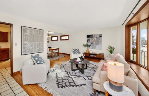 705 39th St, West Des Moines, IA, 50265-3805 | Card Image