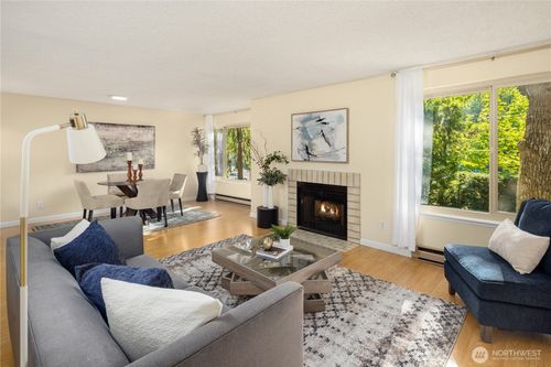 apt-203-9504 Ravenna Ave Ne, Seattle, WA, 98115-2401 | Card Image