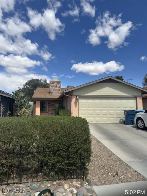 6920 Senton Ave, Las Vegas, NV, 89108-5404 | Card Image