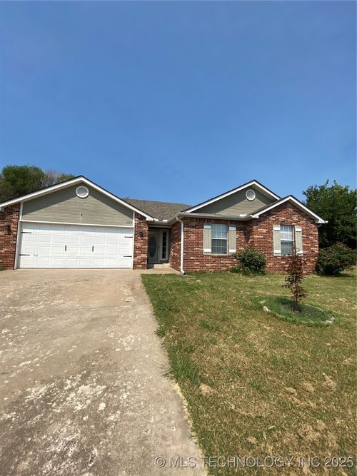 1105 Marina Dr, Oologah, OK, 74053-3284 | Card Image
