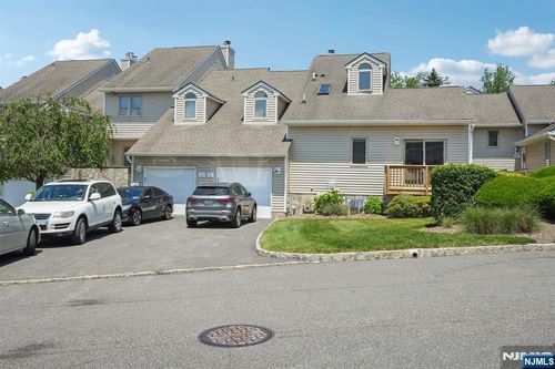 82 Davey Dr, West Orange, NJ, 07052-2153 | Card Image