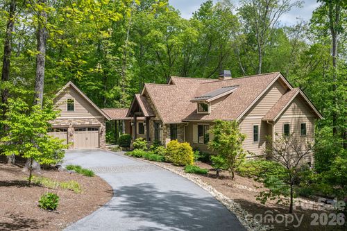 587 Autumn Sky Dr, Hendersonville, NC, 28792-0312 | Card Image