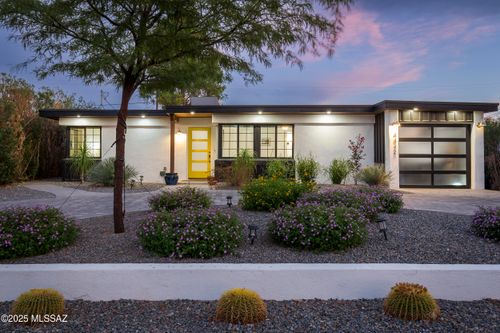 4432 E Burns St, Tucson, AZ, 85711-2935 | Card Image
