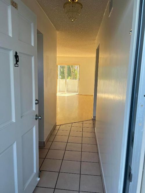 103-2682 S Garden Drive, Lake Worth, FL, 33461 | Card Image