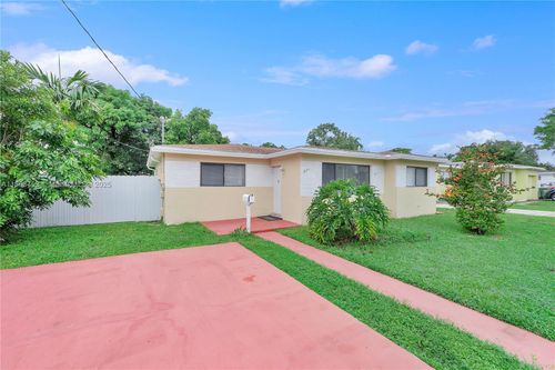 621 Sw 5th Ct, Hallandale Beach, FL, 33009-6231 | Card Image