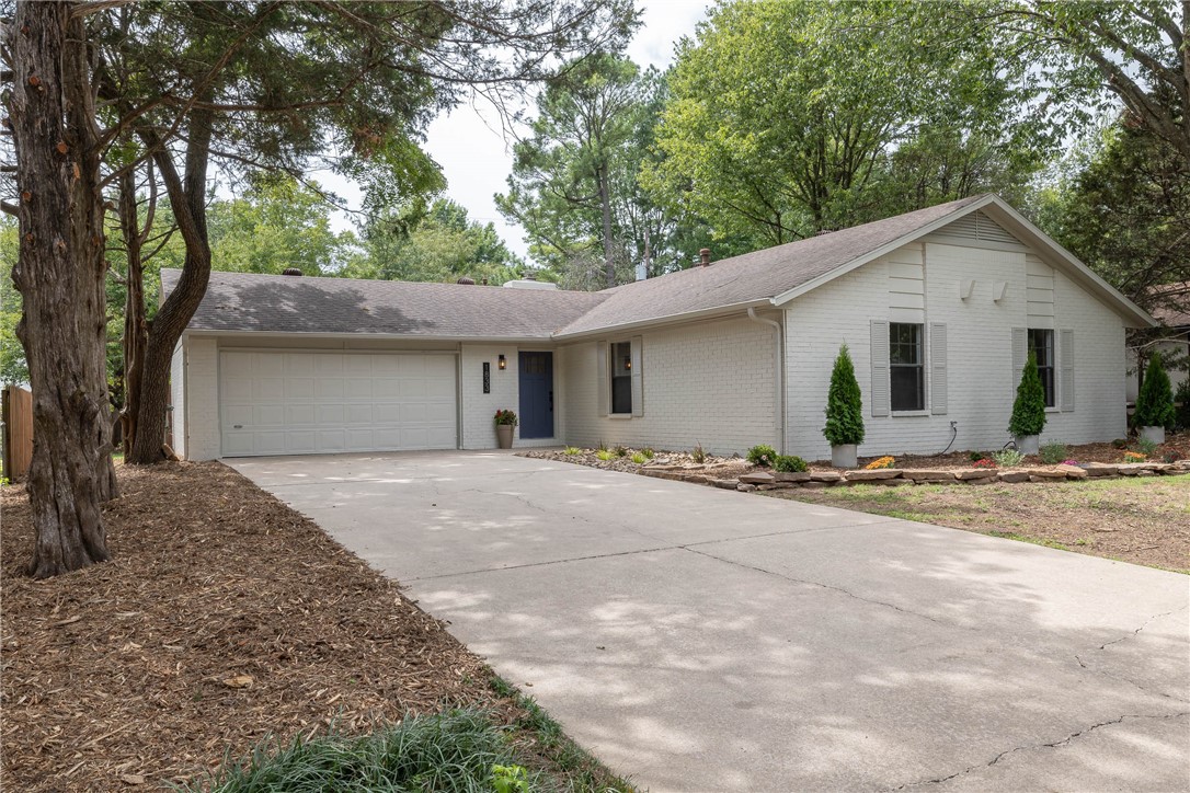 Briarcliff St, Fayetteville, AR 72703