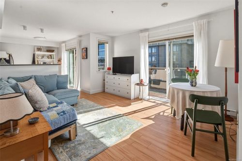 303-356 Gorge Rd E, Victoria, BC, V8T2W2 | Card Image