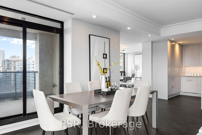 1103 - 1 Forest Hill Rd, Condo with 3 bedrooms, 3 bathrooms and 1 parking in Toronto ON | Image 8